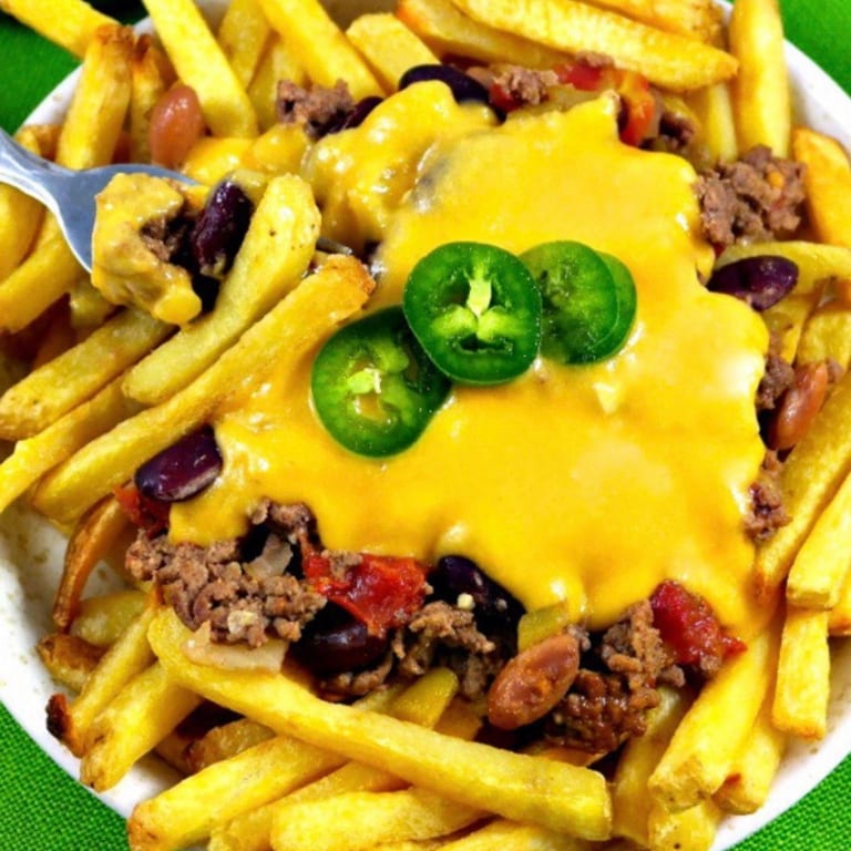 Delicious Cheese Fries: A Crowd Favorite